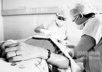 学生整容：多一点冷静少一些盲目