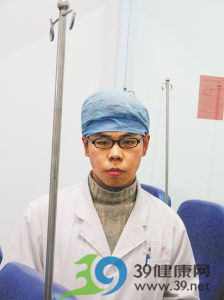 24岁小伙应聘妇产科男护士 众人称难以接受(图)