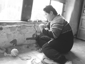 14岁男孩患怪病9年不说话(图)