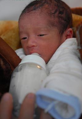 3胞胎身高体重一致 医生称全国罕见(组图)