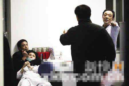 患者家属劫持护士 公安局长扮医生夺刀救人(图)