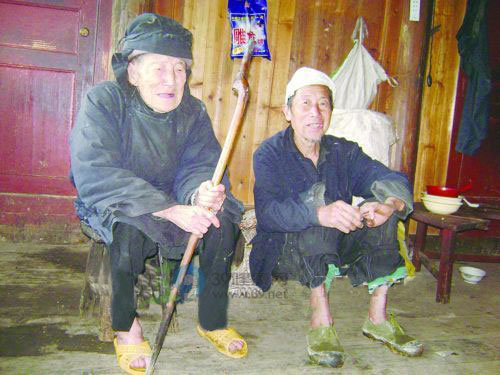 女寿星114岁 日吃一斤半米饭