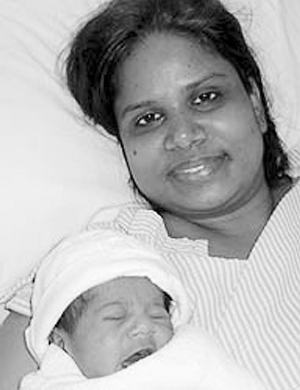 右侧卵巢中发育38周 宫外孕女婴奇迹诞生(图)