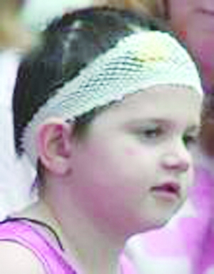 美国6岁女孩切除右侧大脑半球后康复(图)