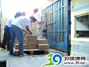 黑作坊仿冒国内单价最贵酱油品牌