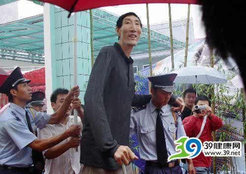 鲍喜顺重获“世界第一高人”称号(图)
