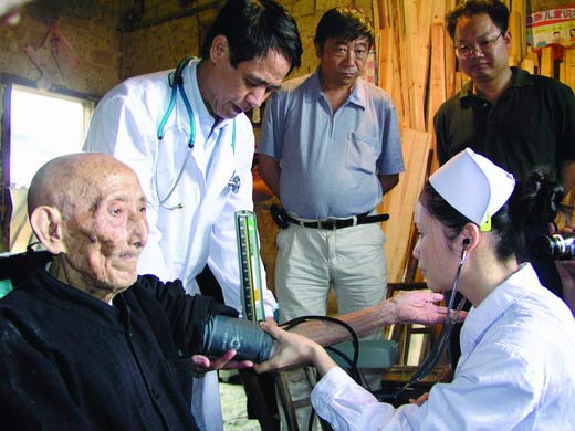 湖南唯一男性寿星已109岁 见证三个世纪