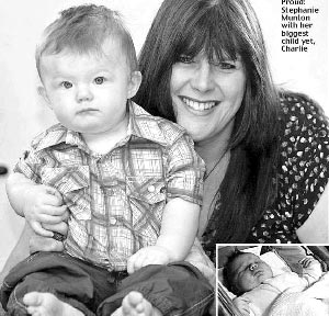 英国母亲16年连生4名巨婴最重12斤(图)