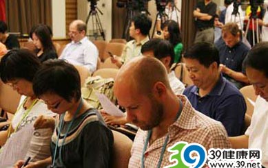 国新办就婴幼儿奶粉抽检等情况举行新闻发布会(实录)