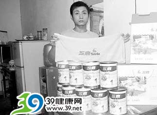 江西九江一男婴死于肾结石 吃20桶三鹿奶粉