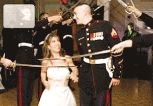 美国“侏儒女孩”拉骨增高35厘米结婚(图)