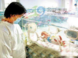 广西植物人孕妇产下正常男婴 婴儿营养不足(图)