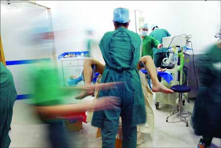 一个两性人的变性故事(组图)