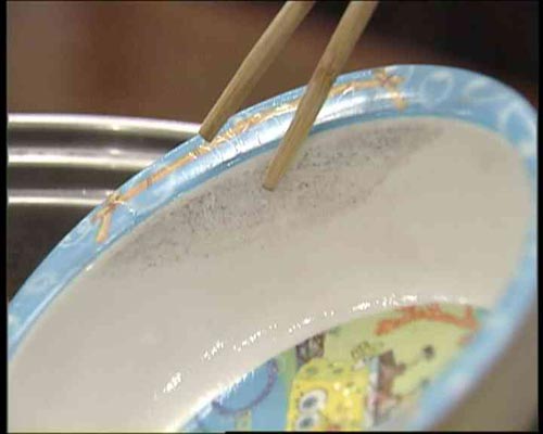 儿童餐具尿素造 仿瓷餐具存安全隐患