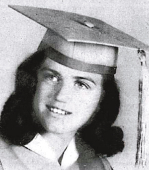 “睡美人”昏迷达39年 母亲和妹妹不离不弃