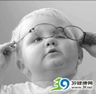 过半青少年成“小眼镜”，“电视眼”是罪魁祸首！