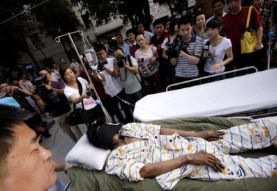 25天获救矿工讲述生还奇迹：喝渗透水吃树皮