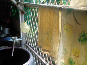 家中水龙头 流出污浊水