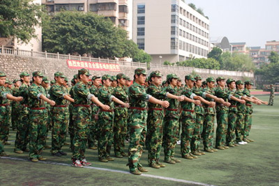 200余军训大学生“轮流”感冒 与甲流并无关系