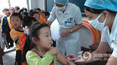 幼儿接种疫苗被打错药 流脑疫苗当流感疫苗