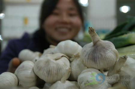 过量吃甜食和大蒜有损眼健康