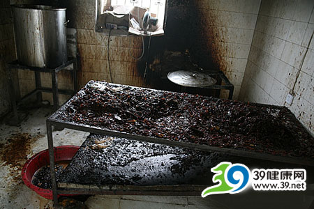 武汉质检部门重拳打击仿冒“周黑鸭”