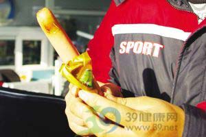 双汇火腿肠吃出塑料纸 联系区域经理 电话关机