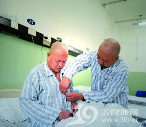 非典后遗症患者生存调查：骨头如石膏般脆弱