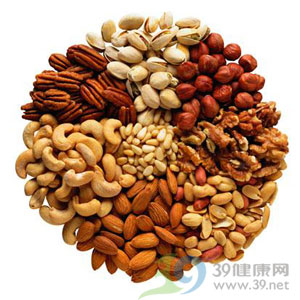 每天吃坚果可降低患冠心病风险