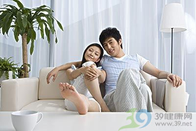 女性与同龄男性结婚易长寿