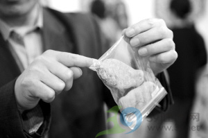 名贵中药多假冒 市面上八成假燕窝