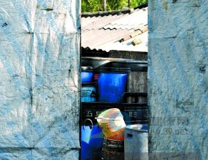 黑新闻：黑工厂潲水油勾兑棕油卖到小餐馆