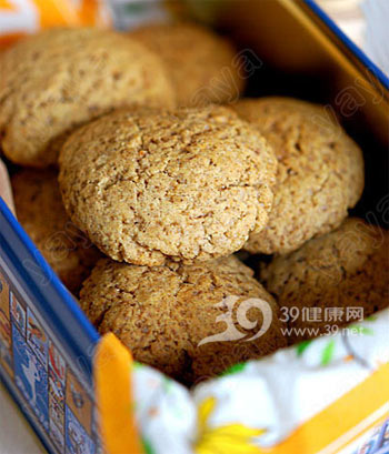 黑新闻：高钙饼干含钙少广告是噱头