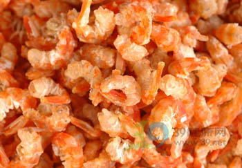 黑新闻：色美却毒——虾仁水果防腐剂泡出来