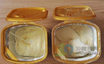 黑新闻：多美滋奶粉结块异味 宝宝腹胀如鼓