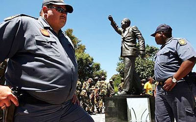 南非政府要求胖警察立刻减肥 否则下岗