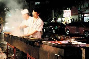 黑新闻:鸭肉替羊肉 烂肉加嫩肉粉成鲜肉