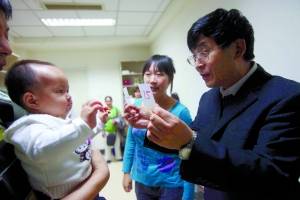五月大婴儿会加减乘除识千字 专家确认“超常”