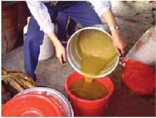 黑新闻：小饭馆抢购“致癌烤鸭油”