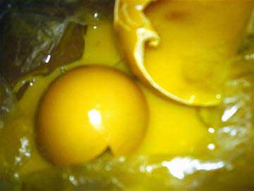 黑新闻：超市鸡蛋潜规则 包装日期并非生产日期