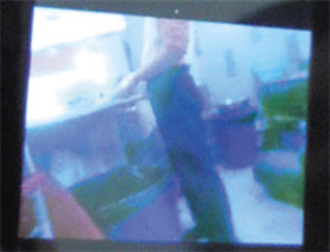 麻辣烫员工拍视频曝行业黑幕 剩菜调包上桌(图)