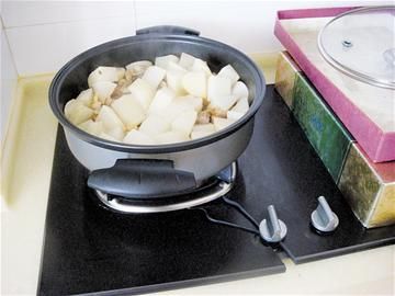 帅康燃气灶面板突然炸裂 售后服务滞后引质疑