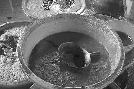 成都黑作坊牛血制“鸭血”泡福尔马林装嫩(图)