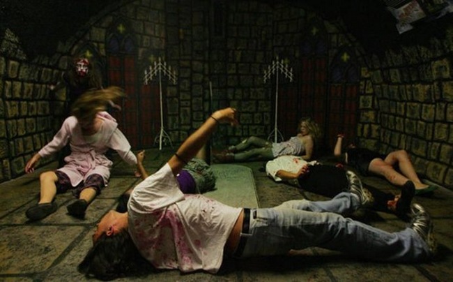 震惊！英国景点竟然招聘“僵尸” （组图）