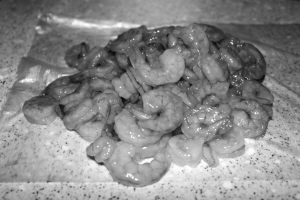 水产商曝化学药剂泡虾仁 一斤虾仁掺半斤冰(图)