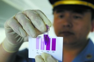 硫磺熏制生姜过程曝光