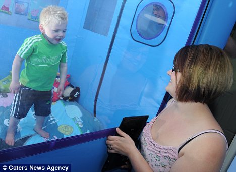 英国3岁男童得怪病 咬断舌头不知疼（图）