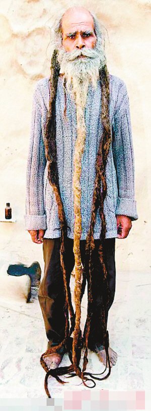 印男子为求一子37年不洗澡 称是神的意志(图)