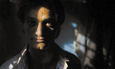 印度24岁小伙索兰吉已经参加了9次新药试验