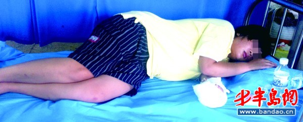 自杀女子躺在病床上